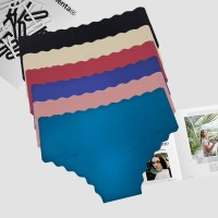 跨境外贸冰丝无痕女士内裤 丝滑舒适透气双面波浪边女式三角裤